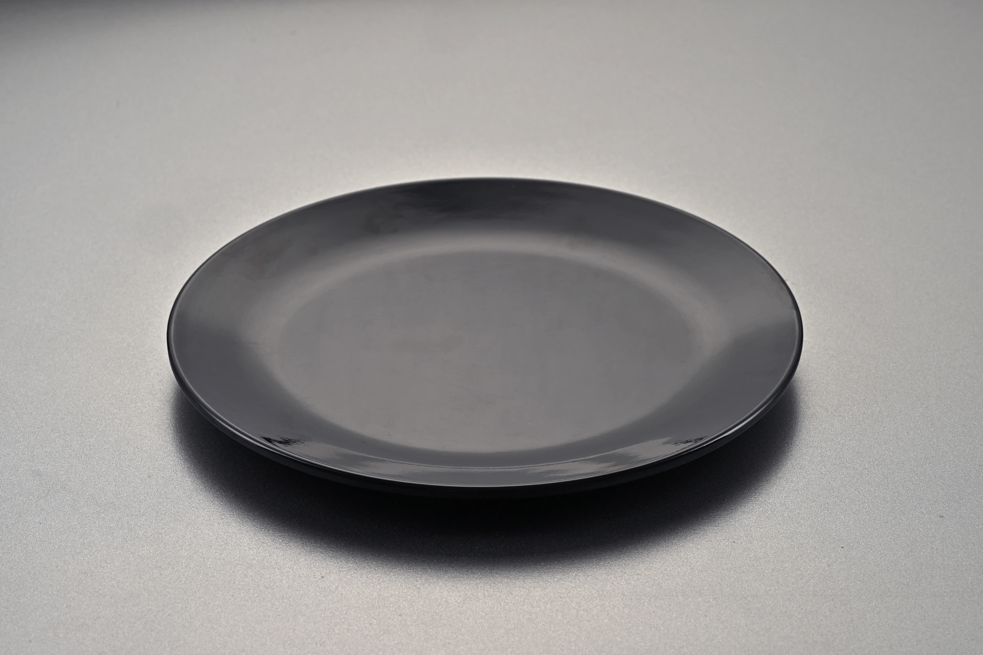 International Düz Tabak · Siyah · 31128